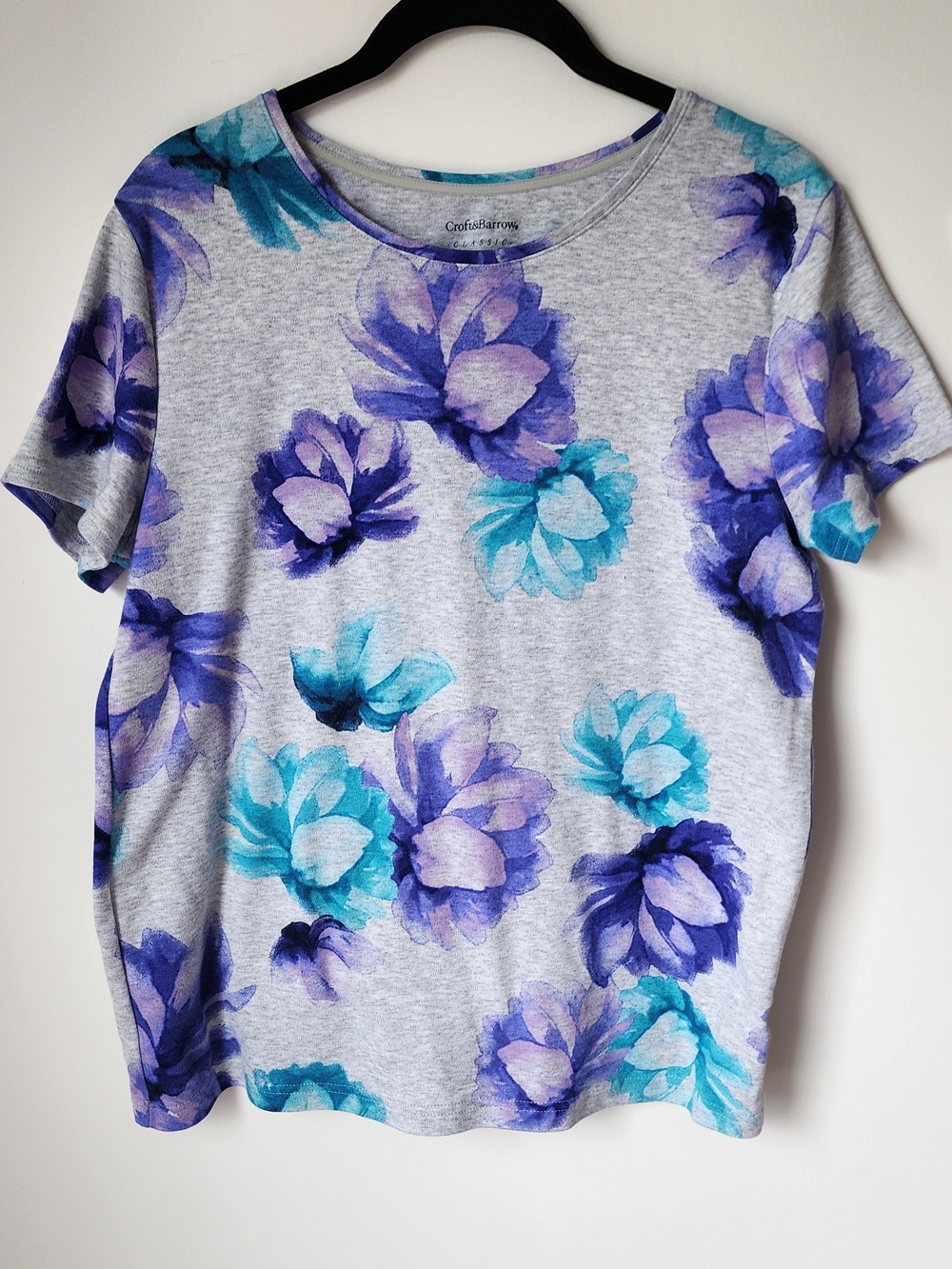 Gray Floral Short-Sleeve Tee
